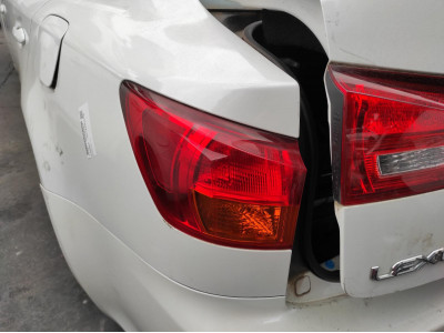 PILOTO TRASERO IZQUIERDO LEXUS IS SERIES 2007