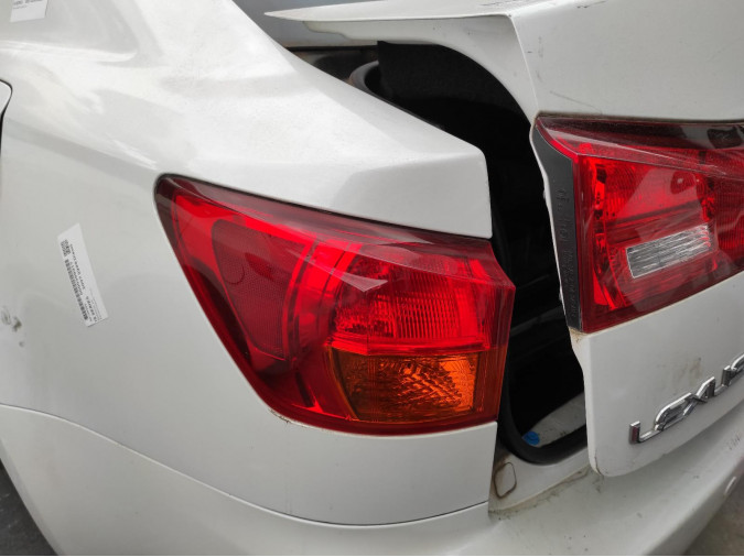 PILOTO TRASERO IZQUIERDO LEXUS IS SERIES 2007