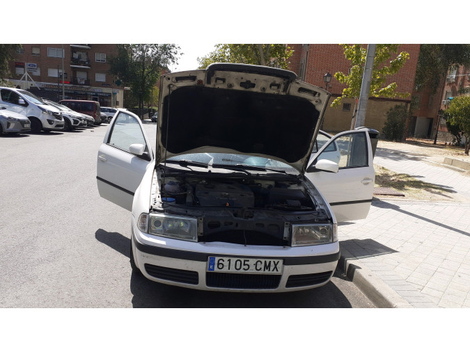 PARAGOLPES DELANTERO SKODA OCTAVIA 2003