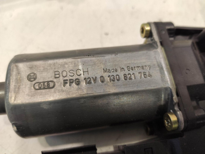 ELEVALUNAS DELANTERO DERECHO AUDI A4 2002