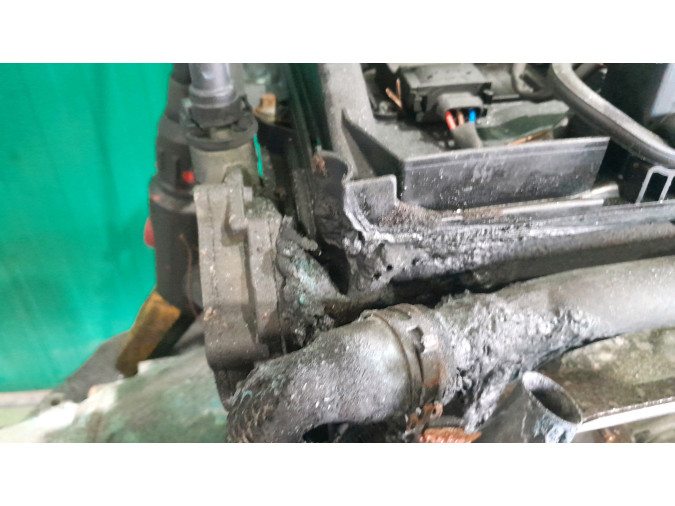 MOTOR CON ACCESORIOS SIN CAJA DE CAMBIOS HYUNDAI H1 2005