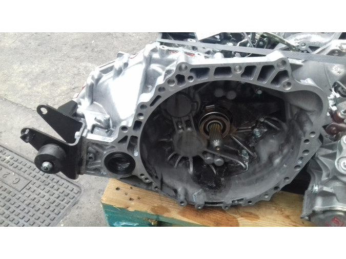 CAJA CAMBIOS TOYOTA AVENSIS 2006