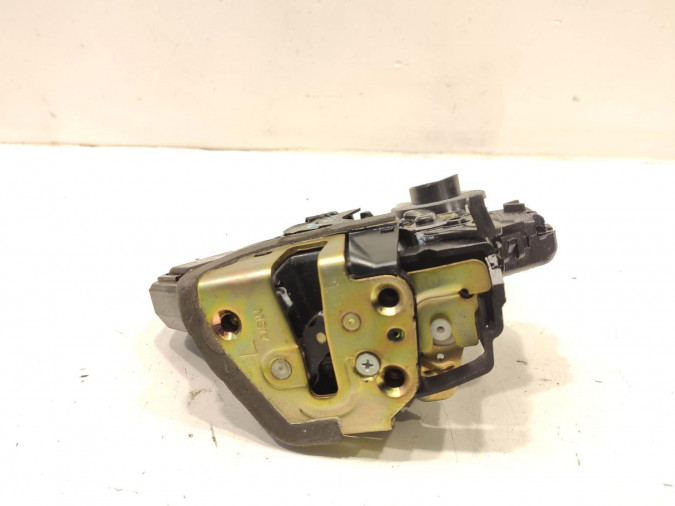 CERRADURA PUERTA TRASERA IZQUIERDA TOYOTA AVENSIS 2005