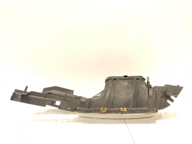 FARO DELANTERO DERECHO AUDI A3 1996
