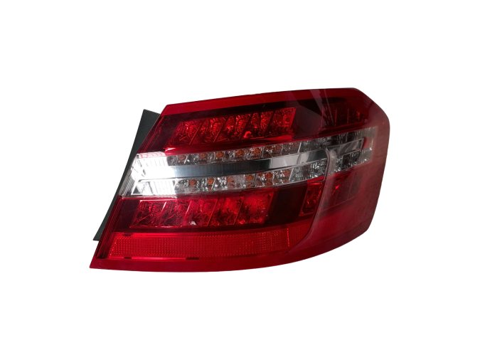 PILOTO TRASERO DERECHO MERCEDES E 250 CDI / BLUETEC 2010