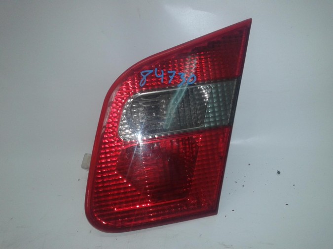 PILOTO TRASERO DERECHO MITSUBISHI CARISMA 2001
