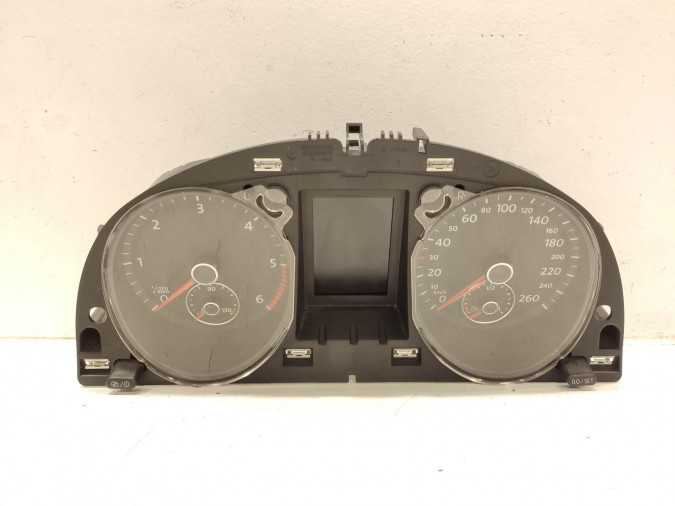 CUADRO INSTRUMENTOS VOLKSWAGEN PASSAT 2013