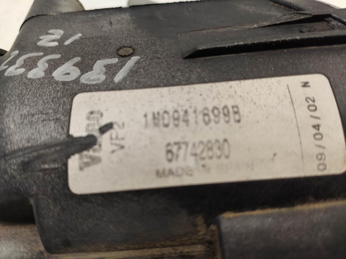 FARO ANTINIEBLA DELANTERO DERECHO CHEVROLET AVEO 2002