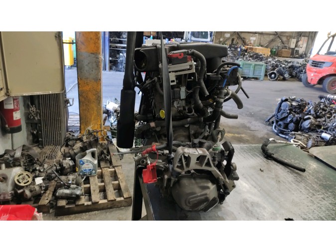 MOTOR CON ACCESORIOS Y CAJA DE CAMBIOS TOYOTA AYGO