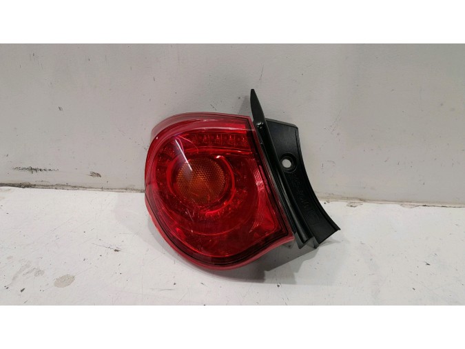 PILOTO TRASERO IZQUIERDO ALFA ROMEO GIULIETTA 2015