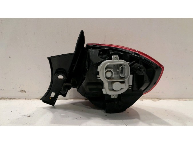PILOTO TRASERO IZQUIERDO ALFA ROMEO GIULIETTA 2015