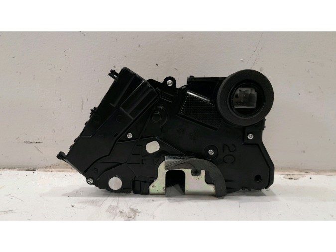 CERRADURA PUERTA DELANTERA IZQUIERDA TOYOTA YARIS 2008