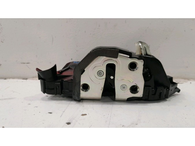 CERRADURA PUERTA DELANTERA IZQUIERDA TOYOTA YARIS 2008