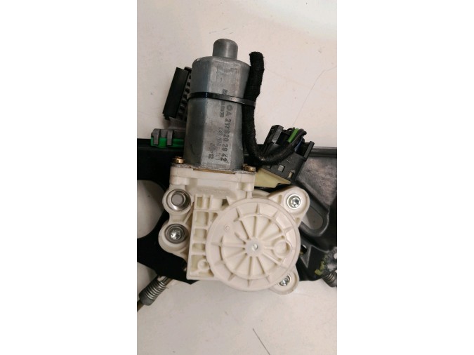 ELEVALUNAS DELANTERO IZQUIERDO MERCEDES E 270 CDI 2002