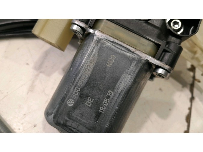 ELEVALUNAS DELANTERO DERECHO AUDI A3 43671
