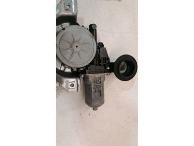 ELEVALUNAS DELANTERO DERECHO TOYOTA AURIS 2007