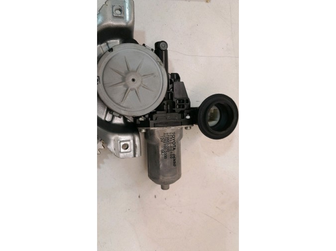 ELEVALUNAS DELANTERO DERECHO TOYOTA AURIS 2007