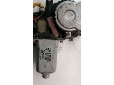ELEVALUNAS DELANTERO DERECHO TOYOTA CELICIA 2000