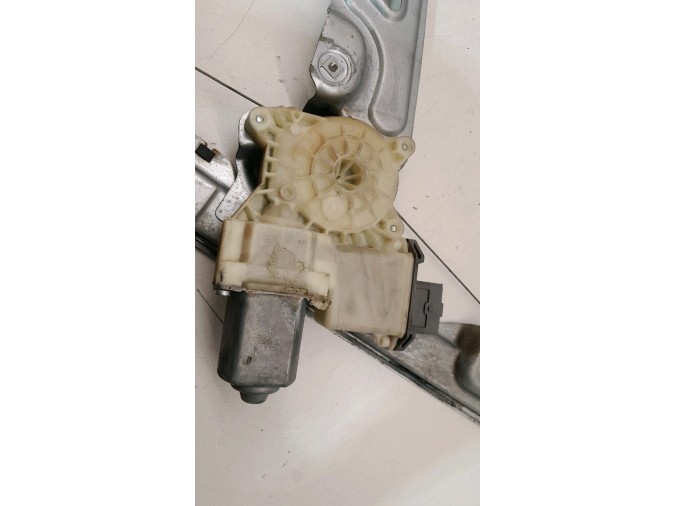 ELEVALUNAS DELANTERO DERECHO PEUGEOT 5008 2009