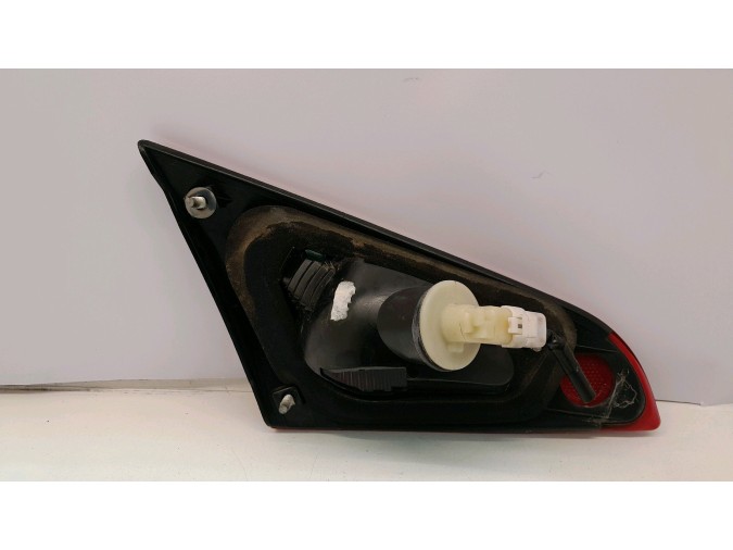 PILOTO TRASERO DERECHO MITSUBISHI COLT 2008