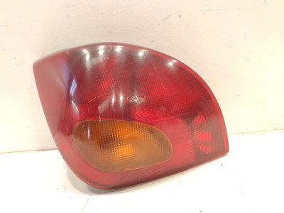PILOTO TRASERO IZQUIERDO FORD FIESTA 1997