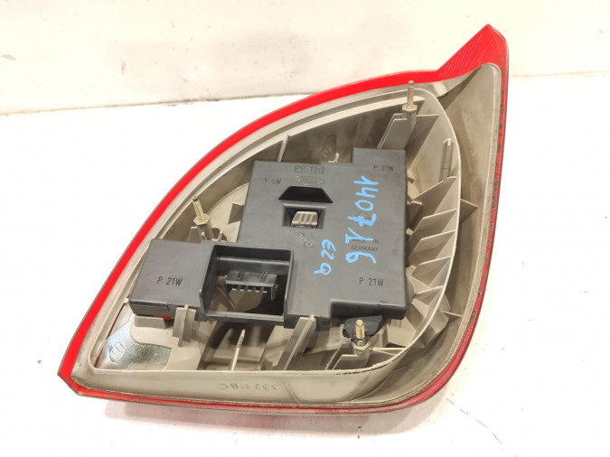 PILOTO TRASERO IZQUIERDO FORD FIESTA 1997