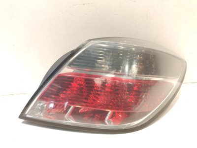 PILOTO TRASERO DERECHO OPEL ASTRA 2006