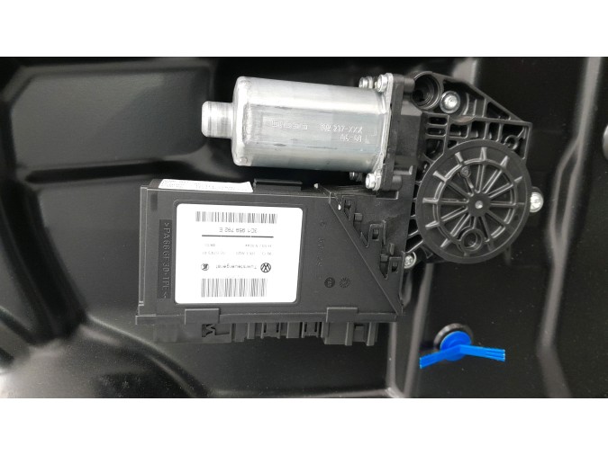 ELEVALUNAS DELANTERO DERECHO PORSCHE CAYENNE 2006