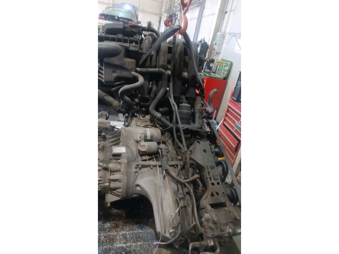 MOTOR CON ACCESORIOS Y CAJA DE CAMBIOS MERCEDES A 150 2005