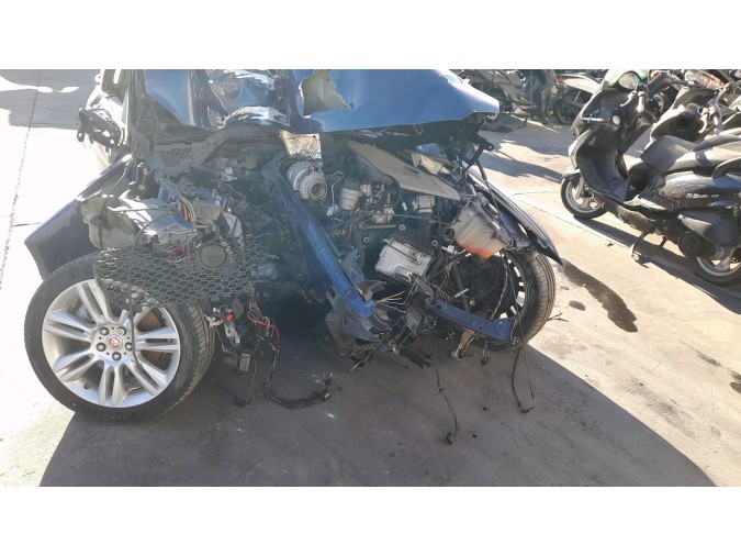 BRAZO SUSPENSION SUPERIOR DELANTERO IZQUIERDO JAGUAR XE 2015