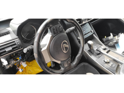 Volante LEXUS IS SERIES 2015