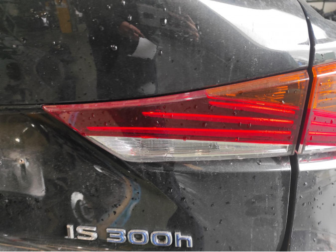 PILOTO TRASERO DERECHO LEXUS IS SERIES 2018