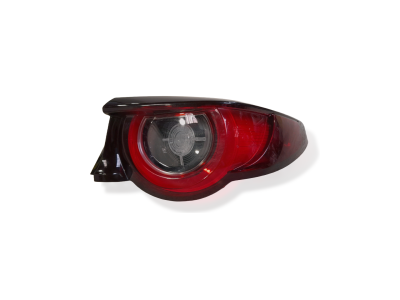PILOTO TRASERO DERECHO EXTERIOR MAZDA 3 2024