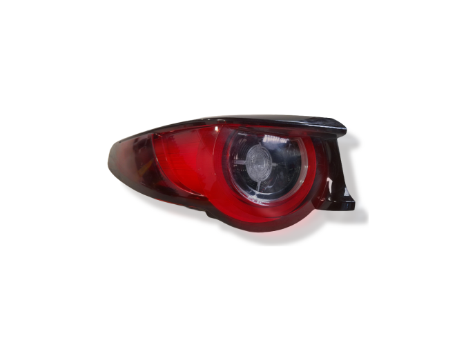 PILOTO TRASERO IZQUIERDO EXTERIOR MAZDA 3 2024