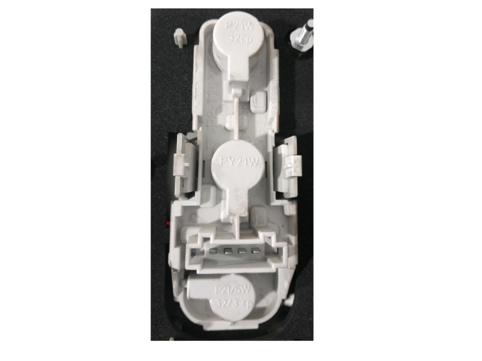 PILOTO TRASERO IZQUIERDO EXTERIOR MERCEDES B 180 CDI 2007