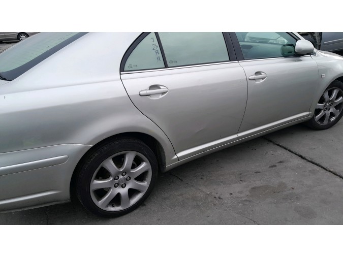 Radiador motor TOYOTA AVENSIS 2004