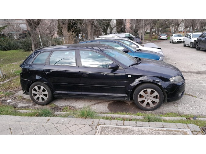 PUERTA TRASERA DERECHA AUDI A3 NEGRA 2007