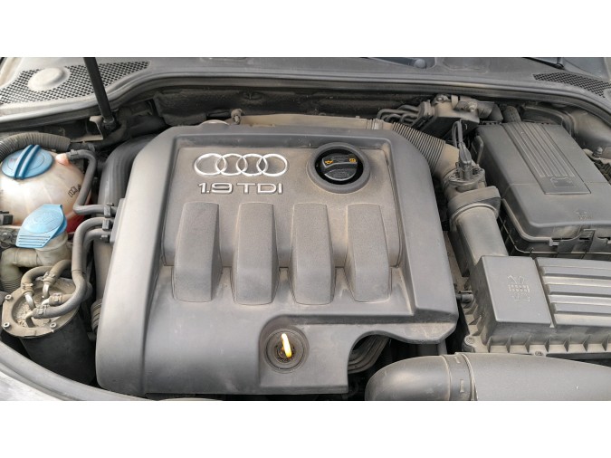 PUERTA TRASERA DERECHA AUDI A3 NEGRA 2007