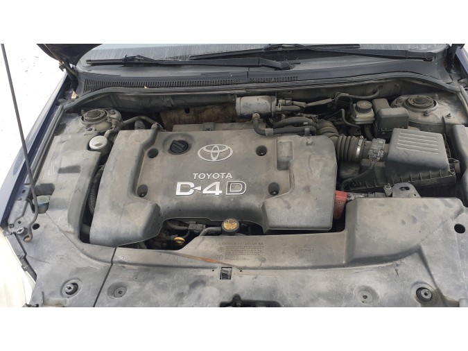 FARO DELANTERO IZQUIERDO TOYOTA AVENSIS 2004
