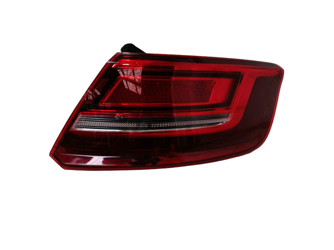 PILOTO TRASERO DERECHO EXTERIOR AUDI A3 2019