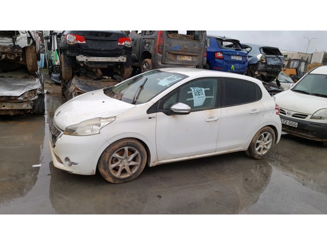 ALETA DELANTERA DERECHA PEUGEOT 208 2015