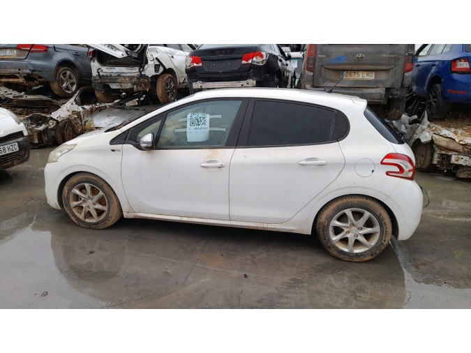 ALETA DELANTERA DERECHA PEUGEOT 208 2015