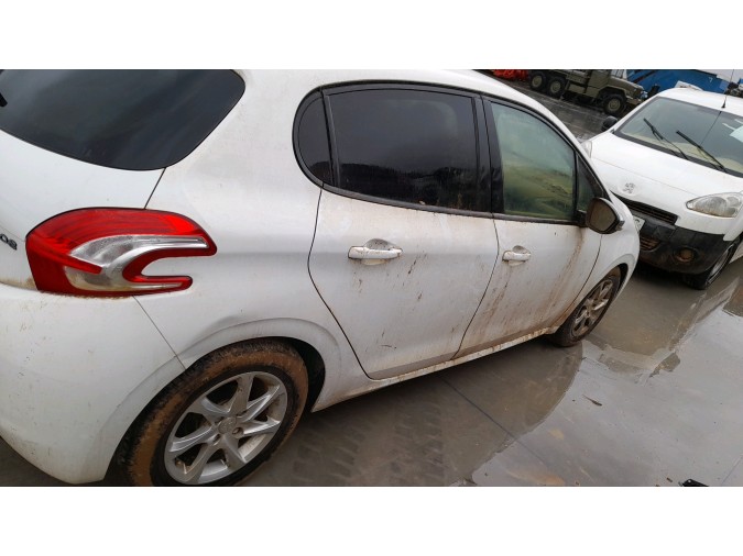 ALETA DELANTERA DERECHA PEUGEOT 208 2015