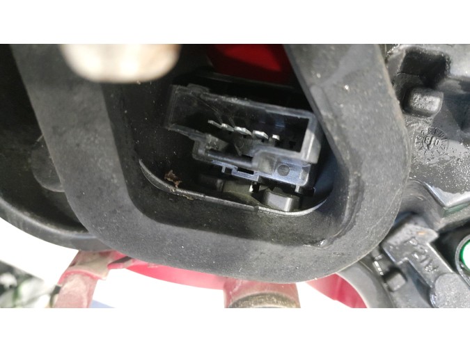 PILOTO TRASERO DERECHO PEUGEOT 308 2013