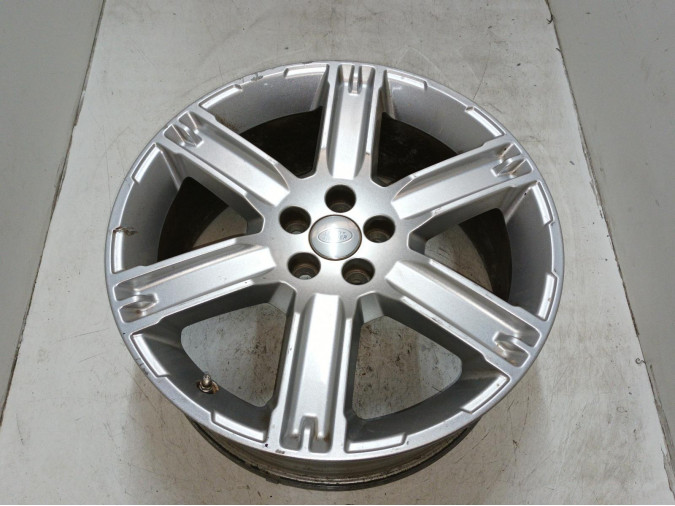 LLANTA SO LAND ROVER RANGE ROVER 2015