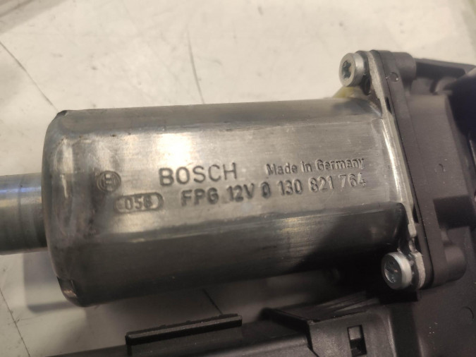 ELEVALUNAS DELANTERO DERECHO AUDI A4 2004