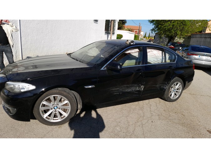 Cinturón de seguridad trasero central BMW 528I 2010