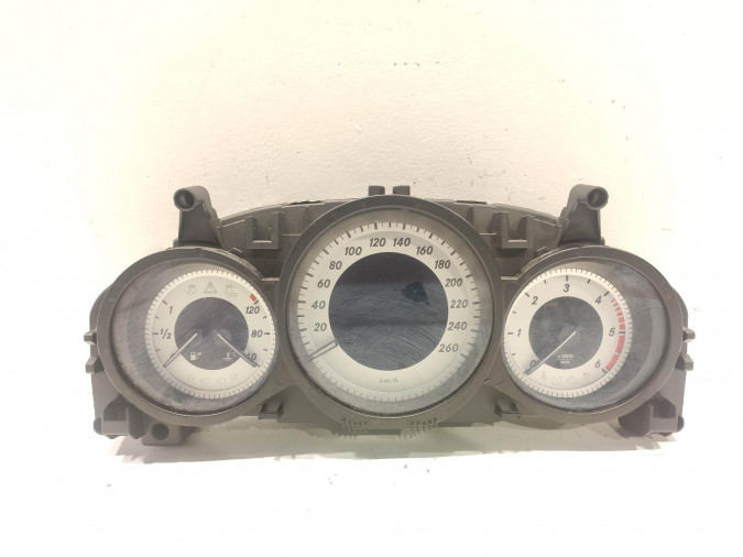 CUADRO INSTRUMENTOS MERCEDES C CLASS 2013