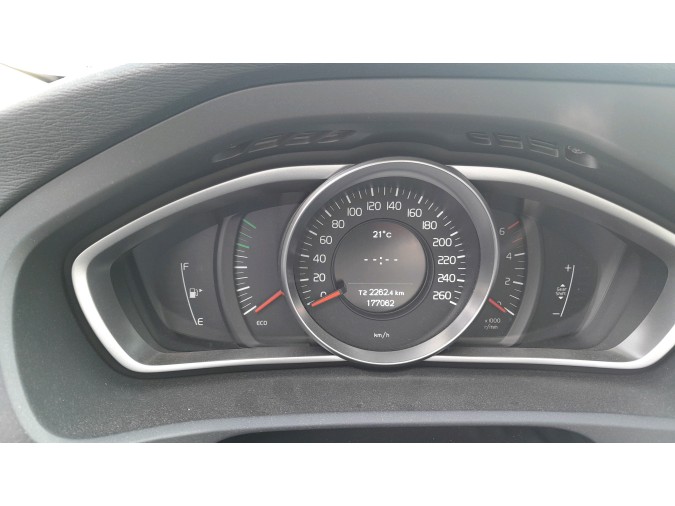 CUADRO INSTRUMENTOS VOLVO V40 2015