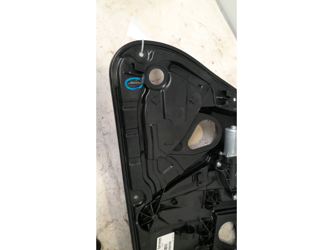 ELEVALUNAS TRASERO DERECHO VOLVO V40 2015